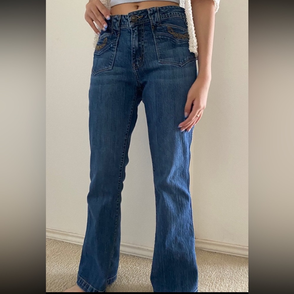 Lowrise blue jeans